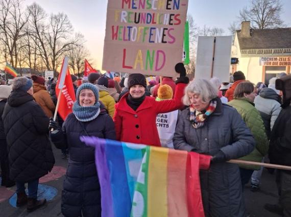 Foto (v.r.n.l.) Dr. Elke Koller, Veronika Raß, Dr. Hildegard Slabik-Münter